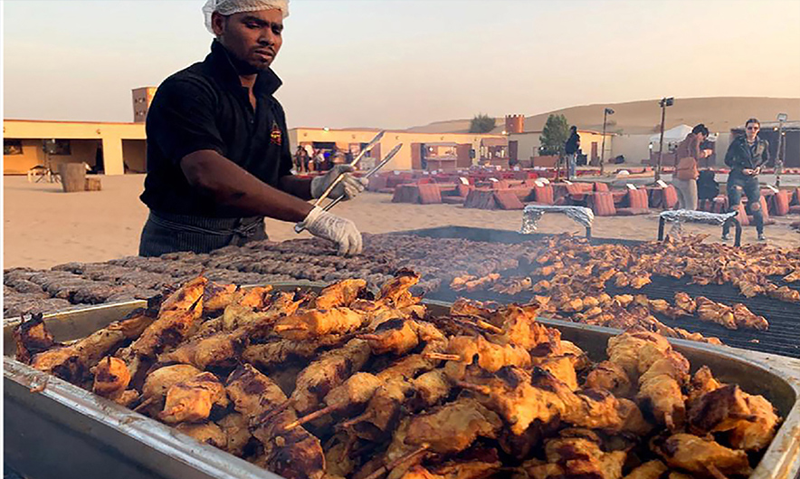 BBQ dinner & live show during evening desert safari